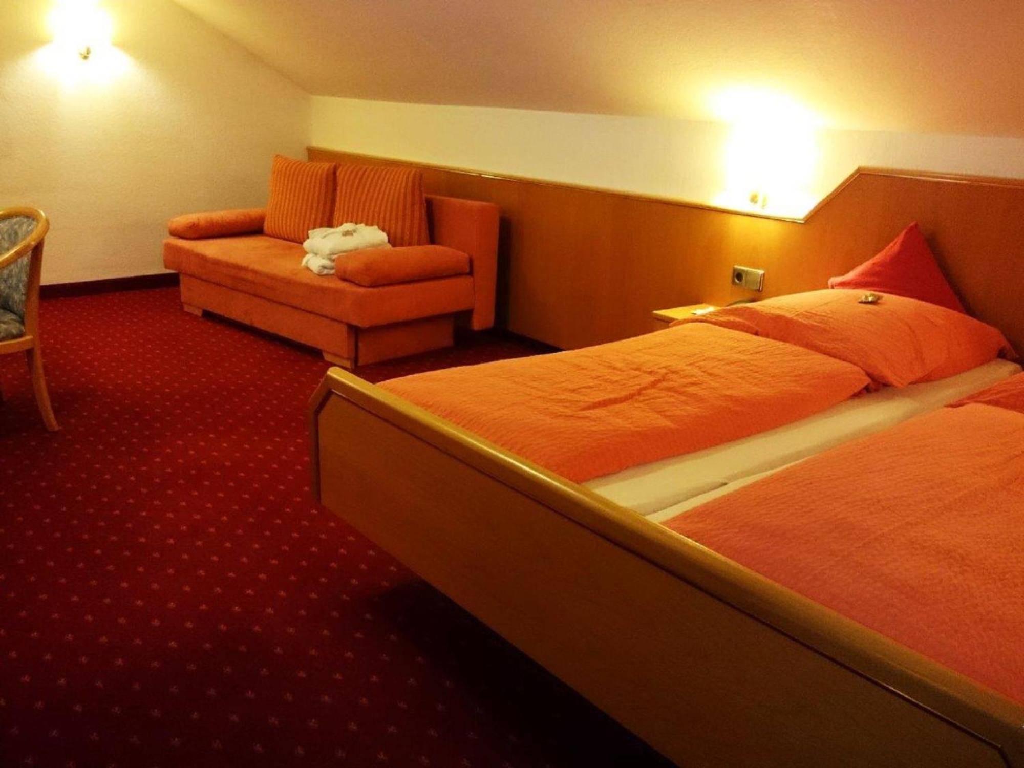 Hotel Goldbaechel Wachenheim an der Weinstraße Exterior foto